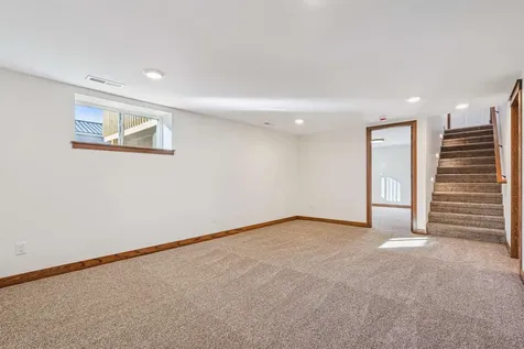707 NE 5th Avenue Independence IA 50644