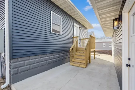 707 NE 5th Avenue Independence IA 50644