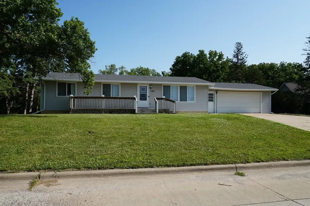 1007 11th Street Charles City IA 50616
