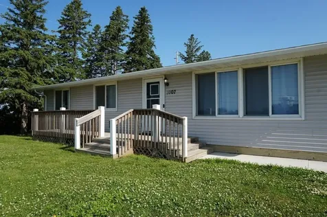 1007 11th Street Charles City IA 50616