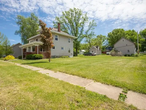 610 5th Street Gladbrook IA 50635