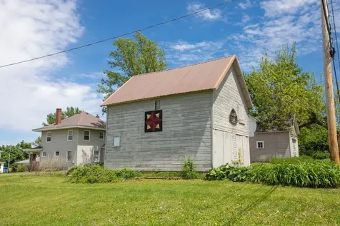 610 5th Street Gladbrook IA 50635
