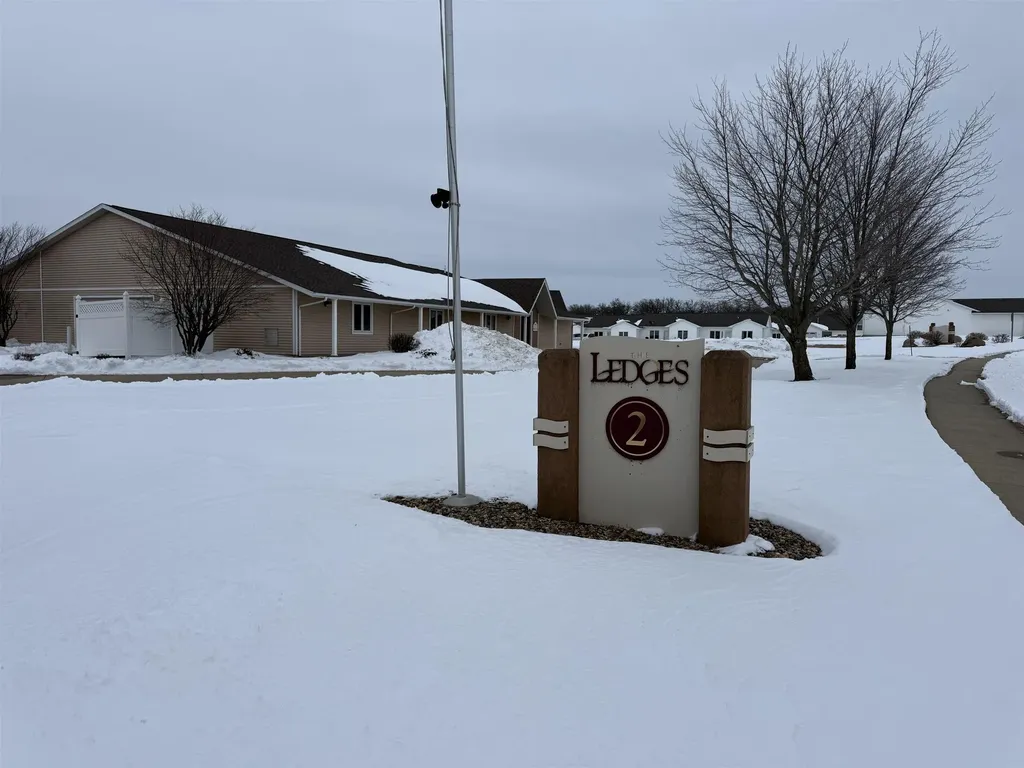 1501 SW 3rd Street Waverly IA 50677