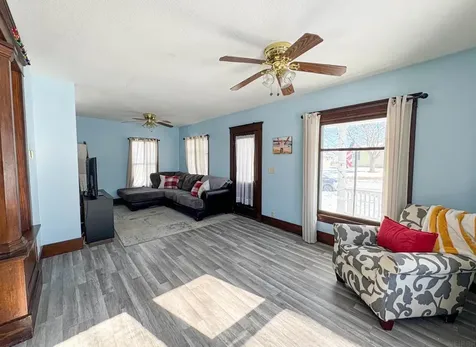 207 7th Street Grundy Center IA 50638