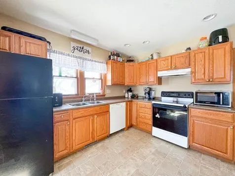 207 7th Street Grundy Center IA 50638