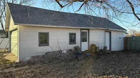 207 7th Street Grundy Center IA 50638