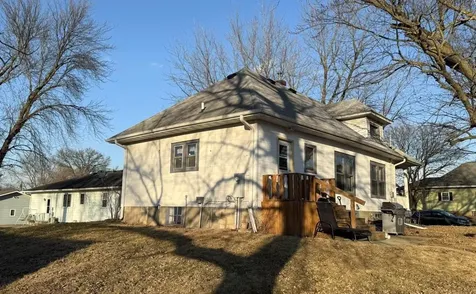 207 7th Street Grundy Center IA 50638