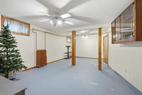 710 SE 5th Avenue Dyersville IA 52040