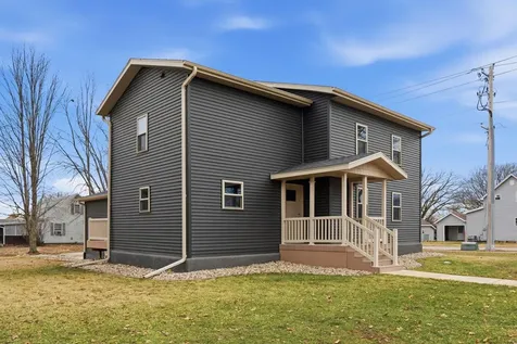 103 E Logan Street New Hampton IA 50659
