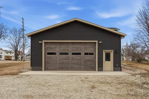 103 E Logan Street New Hampton IA 50659