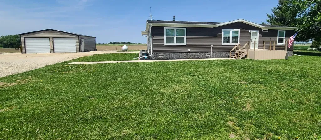 112 Merrill Road Castalia IA 52133