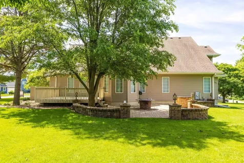 3023 Wellington Drive Cedar Falls IA 50613
