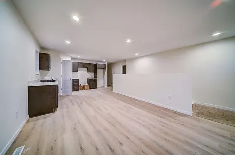 610 Wallgate Avenue Waterloo IA 50701