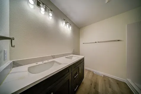 610 Wallgate Avenue Waterloo IA 50701