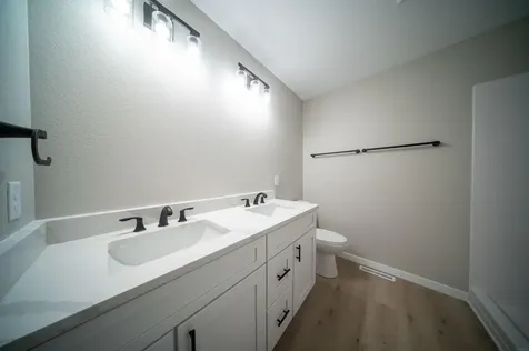608 Wallgate Avenue Waterloo IA 50701