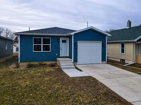 608 Wallgate Avenue Waterloo IA 50701