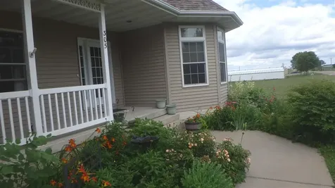 305 Sherman Street Dysart IA 52224