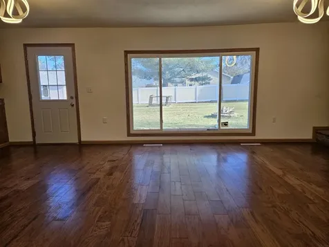 107 9th Avenue SE Oelwein IA 50662