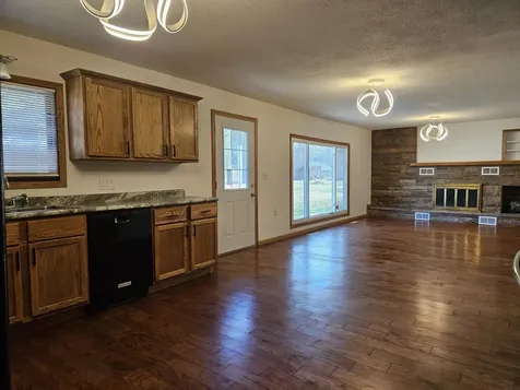 107 9th Avenue SE Oelwein IA 50662