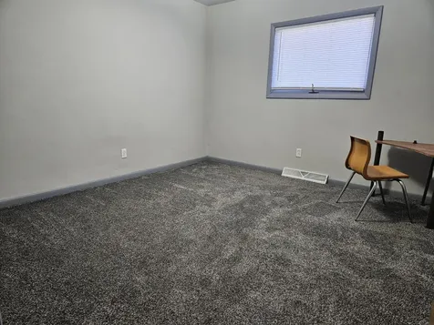 107 9th Avenue SE Oelwein IA 50662