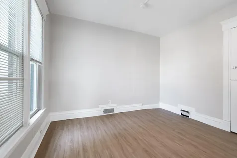 2007 College Street Cedar Falls IA 50613