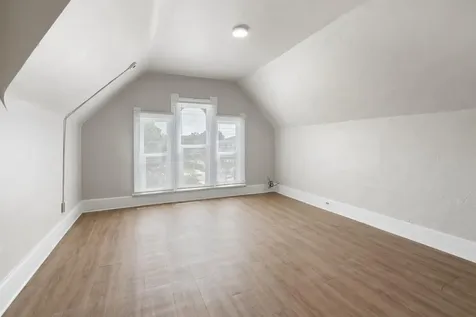 2007 College Street Cedar Falls IA 50613