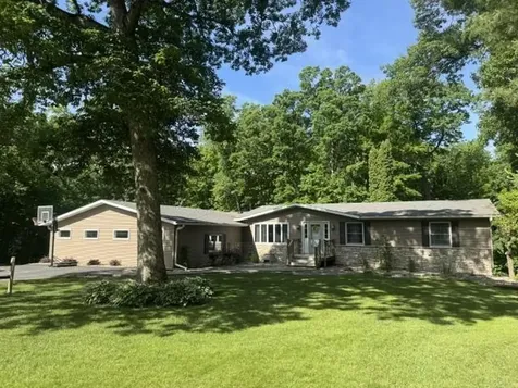 1129 164th Street Castalia IA 52133