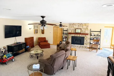 1129 164th Street Castalia IA 52133