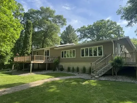 1129 164th Street Castalia IA 52133