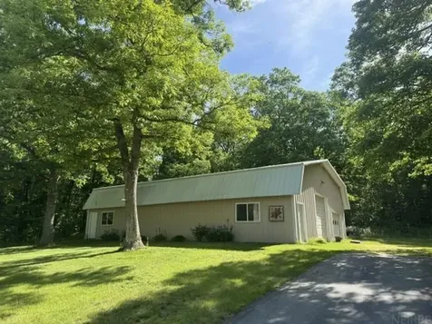 1129 164th Street Castalia IA 52133