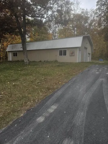 1129 164th Street Castalia IA 52133