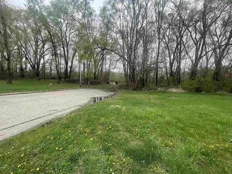 Lot 40 Cloverdale Avenue Waterloo IA 50703