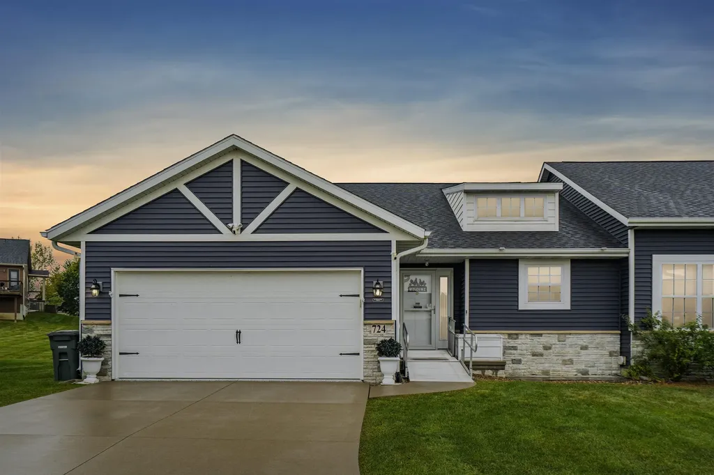 724 Grindstone Circle Waterloo IA 50702