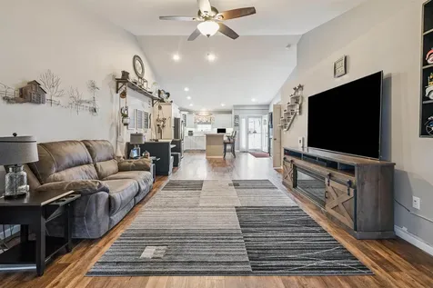 724 Grindstone Circle Waterloo IA 50702