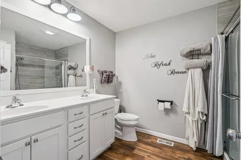 724 Grindstone Circle Waterloo IA 50702