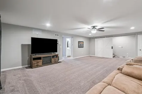 724 Grindstone Circle Waterloo IA 50702