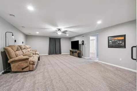 724 Grindstone Circle Waterloo IA 50702