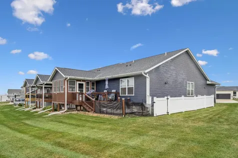 724 Grindstone Circle Waterloo IA 50702