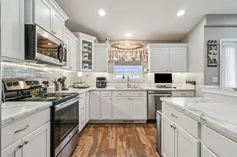 724 Grindstone Circle Waterloo IA 50702
