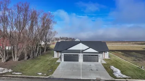 204 E Lillian Avenue Conrad IA 50621