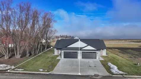 202 E Lillian Avenue Conrad IA 50621