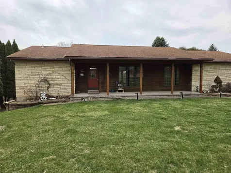 607 West View Drive Guttenberg IA 52052