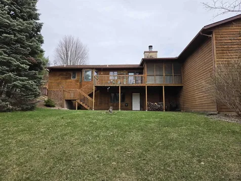 607 West View Drive Guttenberg IA 52052