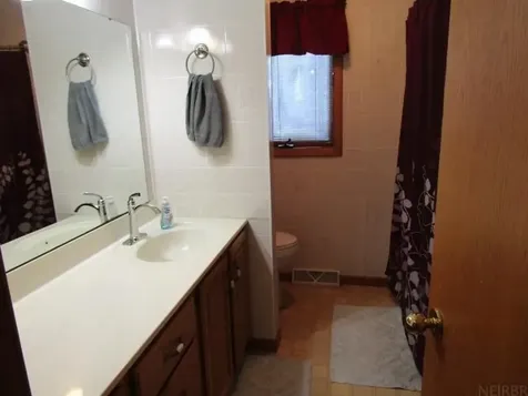 607 West View Drive Guttenberg IA 52052