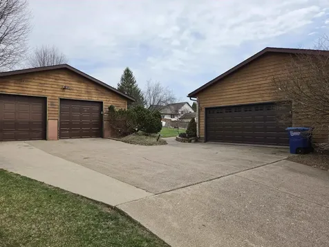 607 West View Drive Guttenberg IA 52052