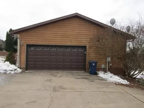 607 West View Drive Guttenberg IA 52052
