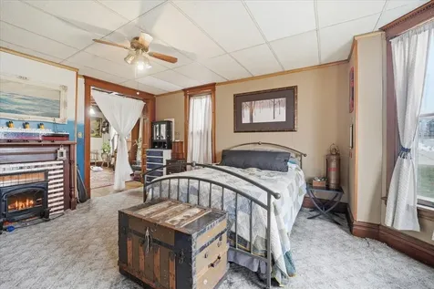 1003 Edgington Eldora IA 50627