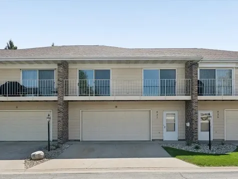 427 SW 8th Avenue Waverly IA 50677