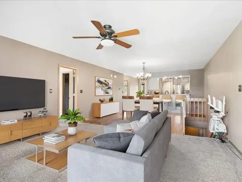 427 SW 8th Avenue Waverly IA 50677