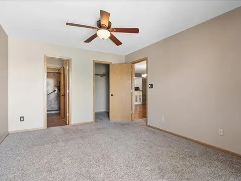 427 SW 8th Avenue Waverly IA 50677
